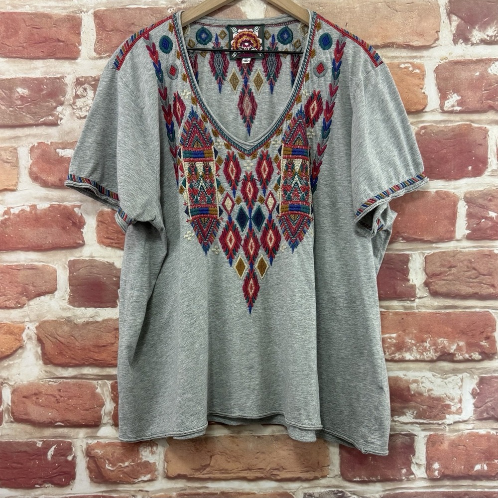 Johnny Was T Shirt Women's XXL Gray Boho Abstract Embroidered Casual Top